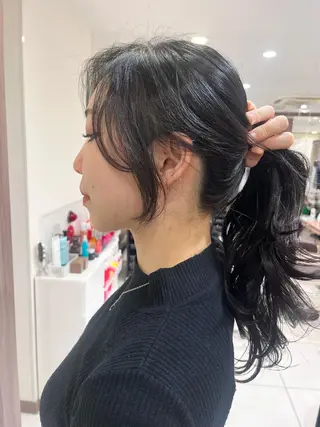セミロング ヘアアレンジ ナチュラル暖色カラー 🤎 佐藤栞のヘアスタイル