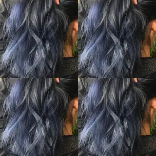 ロング カラー Hanna by W_SALONのヘアスタイル