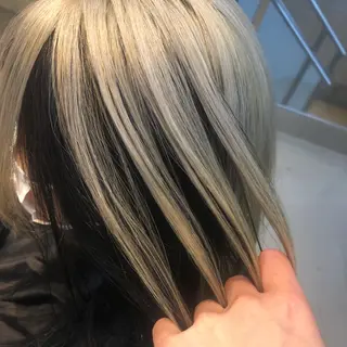 ミディアム カラー 古屋 花織のヘアスタイル