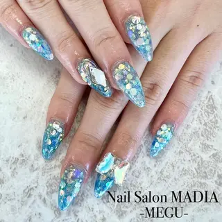ネイル MADIA藤沢所属・MADIA MEGUのネイルデザイン