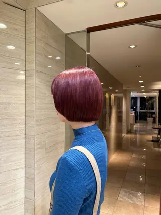 ショート カラー hina 🛋️ブリーチカラーのヘアスタイル