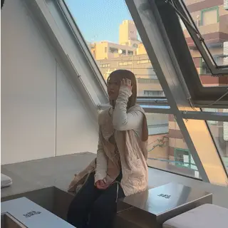 ショート mina / 透明感ベージュカラーのヘアスタイル