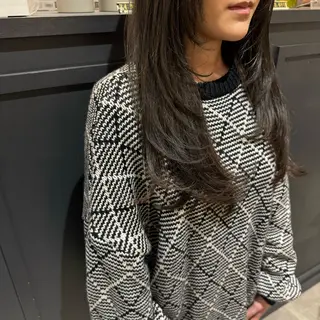 ロング 細沼 葵のヘアスタイル