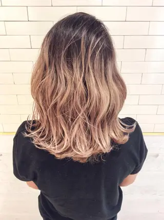 ミディアム カラー レイヤーカット× 髪質改善たもりのヘアスタイル