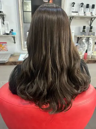 ロング カラー 駅チカ【ali'i】 アリイ花崎友美☘のヘアスタイル