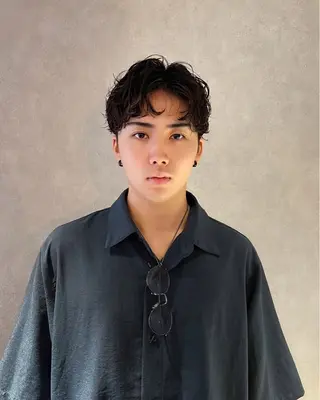 パーマ メンズ Qin shaire salon 原宿verno店所属・【センターパート】 ETO／江藤翼の眉毛・アイブロウイメージ