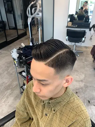 メンズ 及川シゲル 髪質改善講師のヘアスタイル