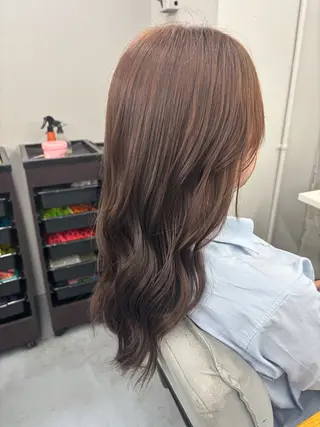 ロング カラー 腰越 麻奈のヘアスタイル