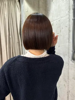 ミディアム 切りっぱなしボブ/ ブリーチカラー/大塚のヘアスタイル