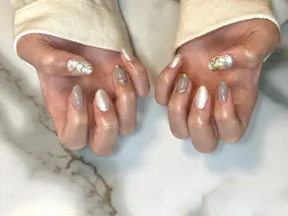 ミディアム ネイリスト シンのネイルデザイン