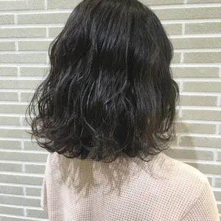 ミディアム 潟上 菜摘のヘアスタイル