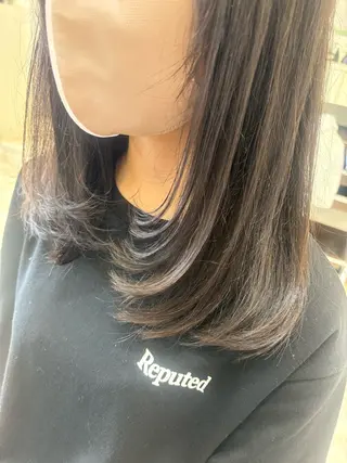 ミディアム 林 朱里のヘアスタイル