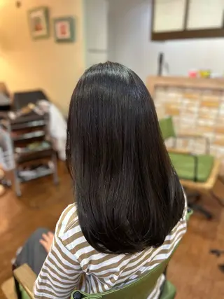 セミロング カラー 馬越 優のヘアスタイル