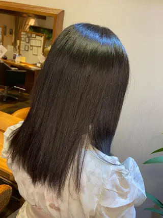 セミロング サイトウ ナツキのヘアスタイル