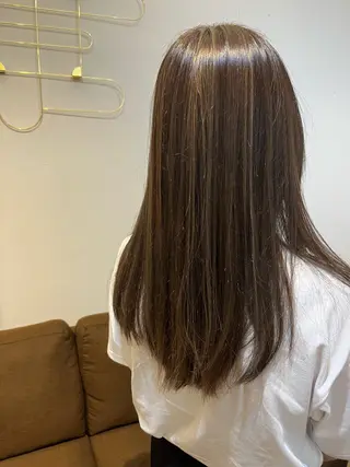 ロング 臺 佳連のヘアスタイル