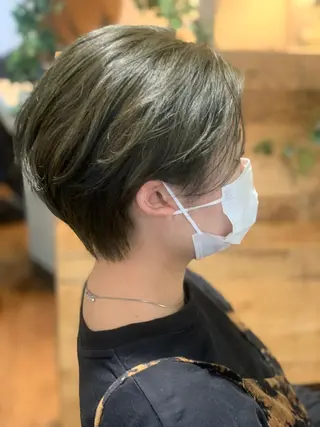 ショート カラー ハイライト✨髪質改善 TAKAさんです😊のヘアスタイル