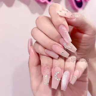 ネイル Dark Honey Kikiのネイルデザイン