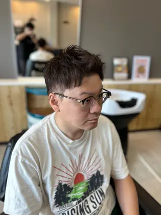カラー メンズ THEBARBER TEN所属・伊禮 海凪のヘアスタイル