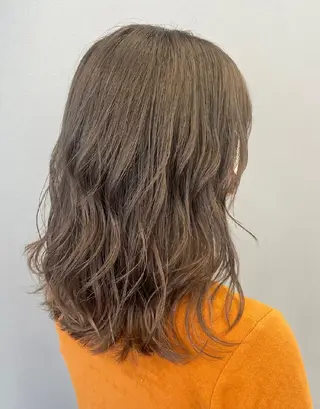 ミディアム カラー Luisハイライト　 喜連瓜破、髪質改善のヘアスタイル