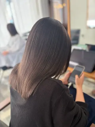 セミロング 小澤 日菜のヘアスタイル