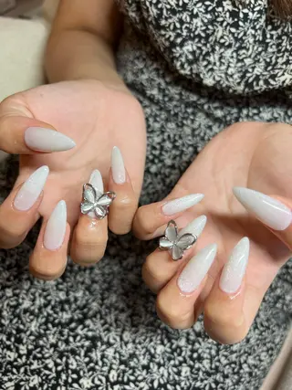 ネイル ちゅるんネイル🪄 耳ツボジュエリー🔗のネイルデザイン