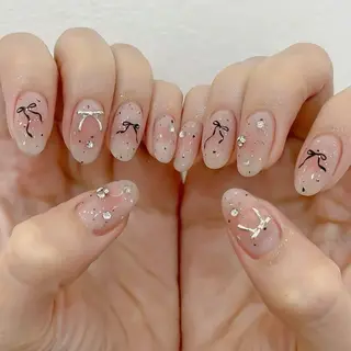 ネイル T•Lee Nailsalon所属・Lily. Leeのネイルデザイン