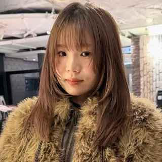 ミディアム 岸本 理希のヘアスタイル