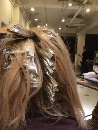 カラー ソウ ツヨシのヘアスタイル
