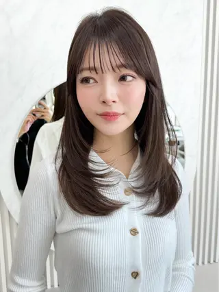 セミロング レイヤーカット/ 顔まわり/アオイのヘアスタイル