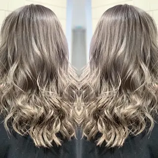 セミロング カラー ヘアアレンジ 髪質改善×ハイトーン 中田啄也のヘアスタイル