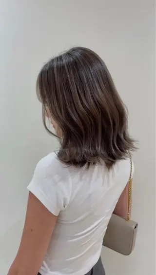 ミディアム 池田 早穂のヘアスタイル