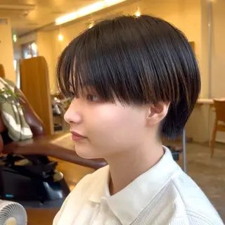 ショート écouter所属・ジェンダーレスカット ハイトーン/カイセイのヘアスタイル