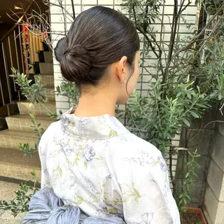 ミディアム 切りっぱなしボブ／ レイヤー／ベージュのヘアスタイル