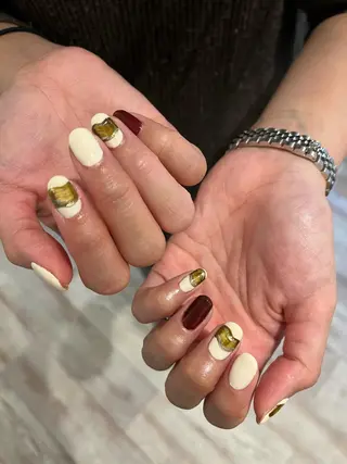 ネイル une／YUKINA 🫧大人nuanceのネイルデザイン