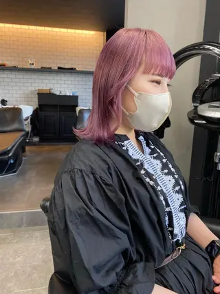 ミディアム maco 艶感ハイトーン🦋のヘアスタイル