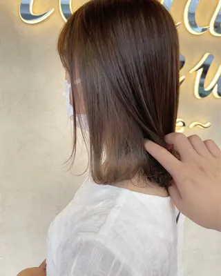 ミディアム カラー 濱田輝レイヤー 韓国風 ハイトーンのヘアスタイル
