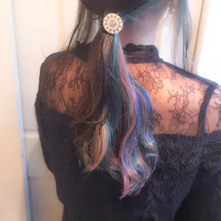 ミディアム カラー ホワイト&レイヤーカ ットエクステ長畠俊輔のヘアスタイル