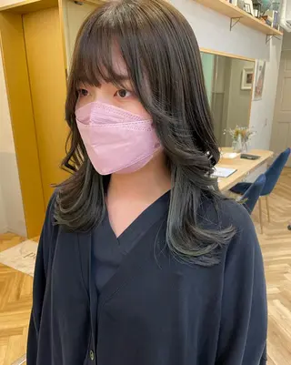 セミロング カラー ♥️ブリーチ/ボブ/ レイヤー♥️maiのヘアスタイル