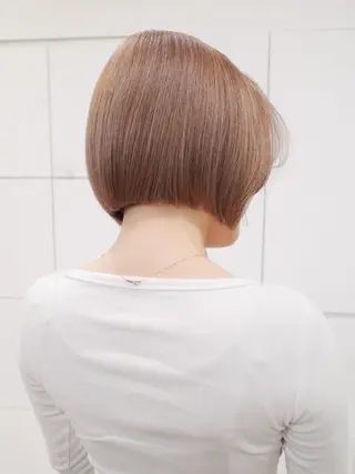 ミディアム ボブ/ダブルカラー 【渋谷】唐仁原 抄語のヘアスタイル