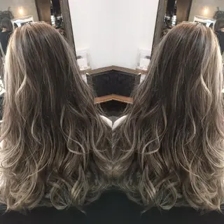 ロング カラー 吉本 yoshimotoのヘアスタイル