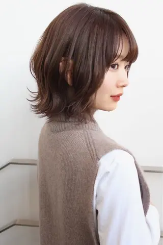 ミディアム フクゾエ ユカリのヘアスタイル