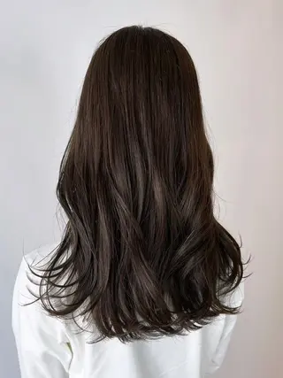 セミロング カラー ITby ALBUM 北千住店のヘアスタイル