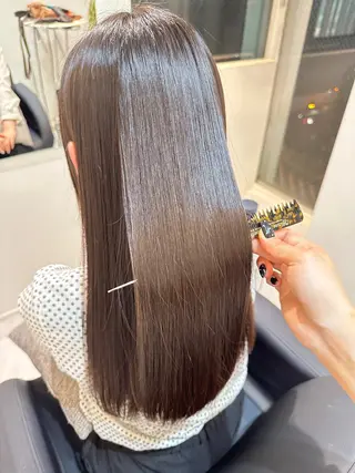 ロング Emüest髪質改善 👩🏼🖤cocoのヘアスタイル