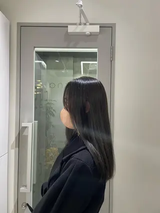 セミロング パーマ CYAN by artefice所属・安達 萌花のヘアスタイル