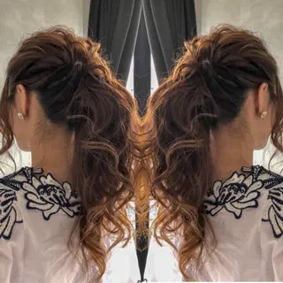 ロング ヘアアレンジ ✨ブリーチ特化✨ 💚Acchon💚のヘアスタイル