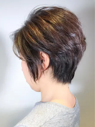 ショート カラー BIANCO北堀江 AKANEのヘアスタイル