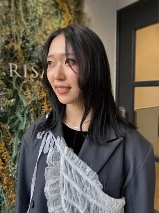 ミディアム カラー 久保山 遥菜のヘアスタイル