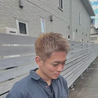 メンズ 夏向/ハイトーン /パーマのヘアスタイル