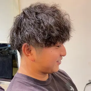 パーマ メンズ un.所属・un. aiのヘアスタイル