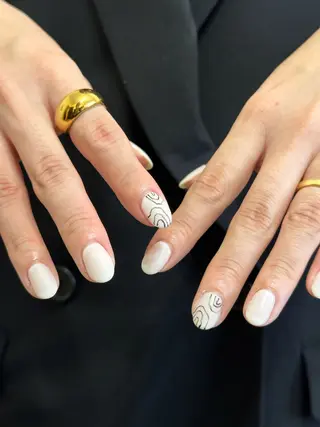 ネイル kiii.__ ✴︎*のネイルデザイン